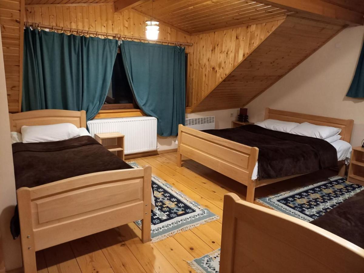 Guesthouse Edelweiss メスティア エクステリア 写真